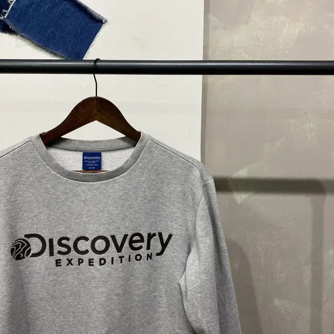 (100) 디스커버리 아웃도어 캐주얼 기모 맨투맨 긴팔 티 상품이미지3