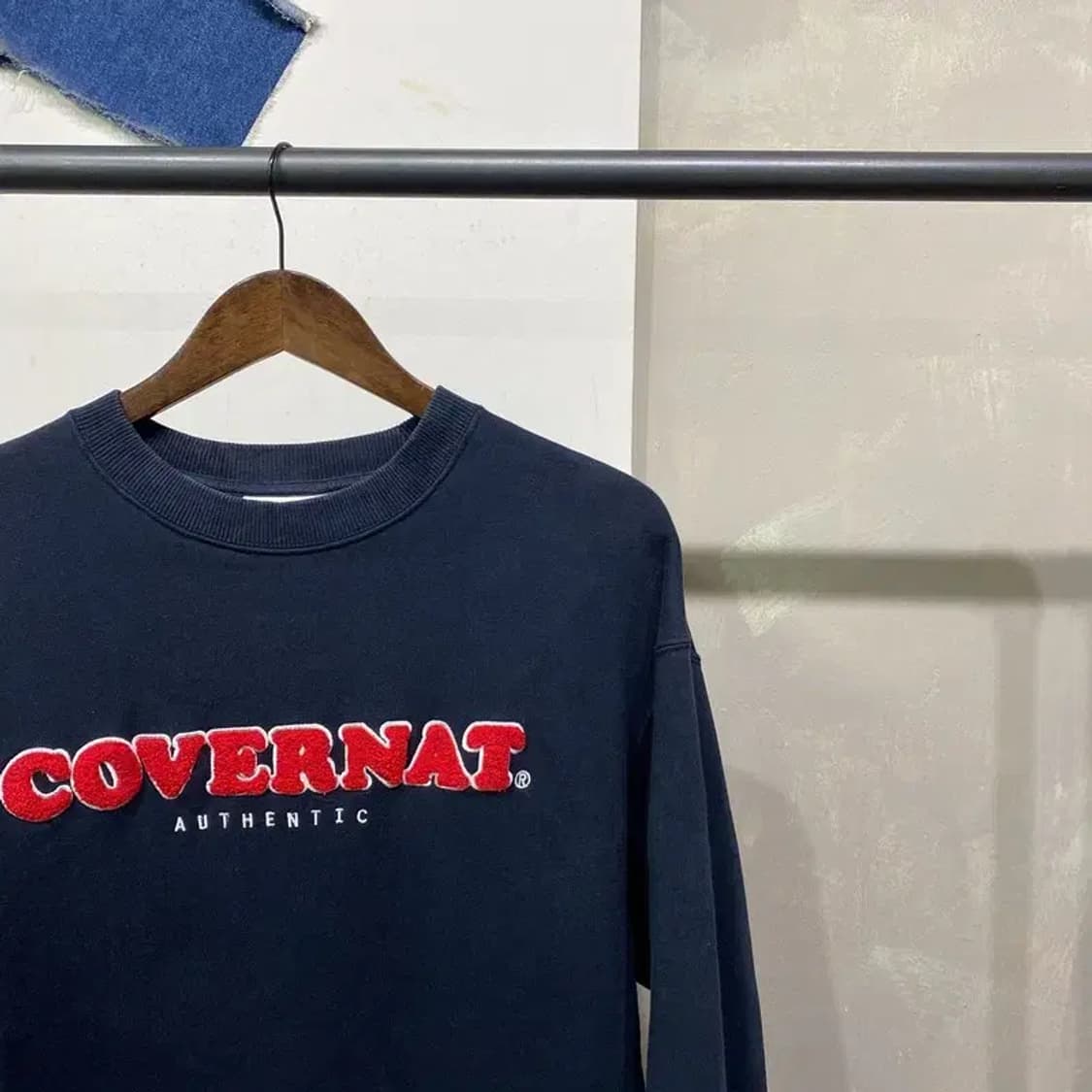 (105) 커버낫 스트릿 자수 기모 네이비 맨투맨 긴팔 티 상품이미지3
