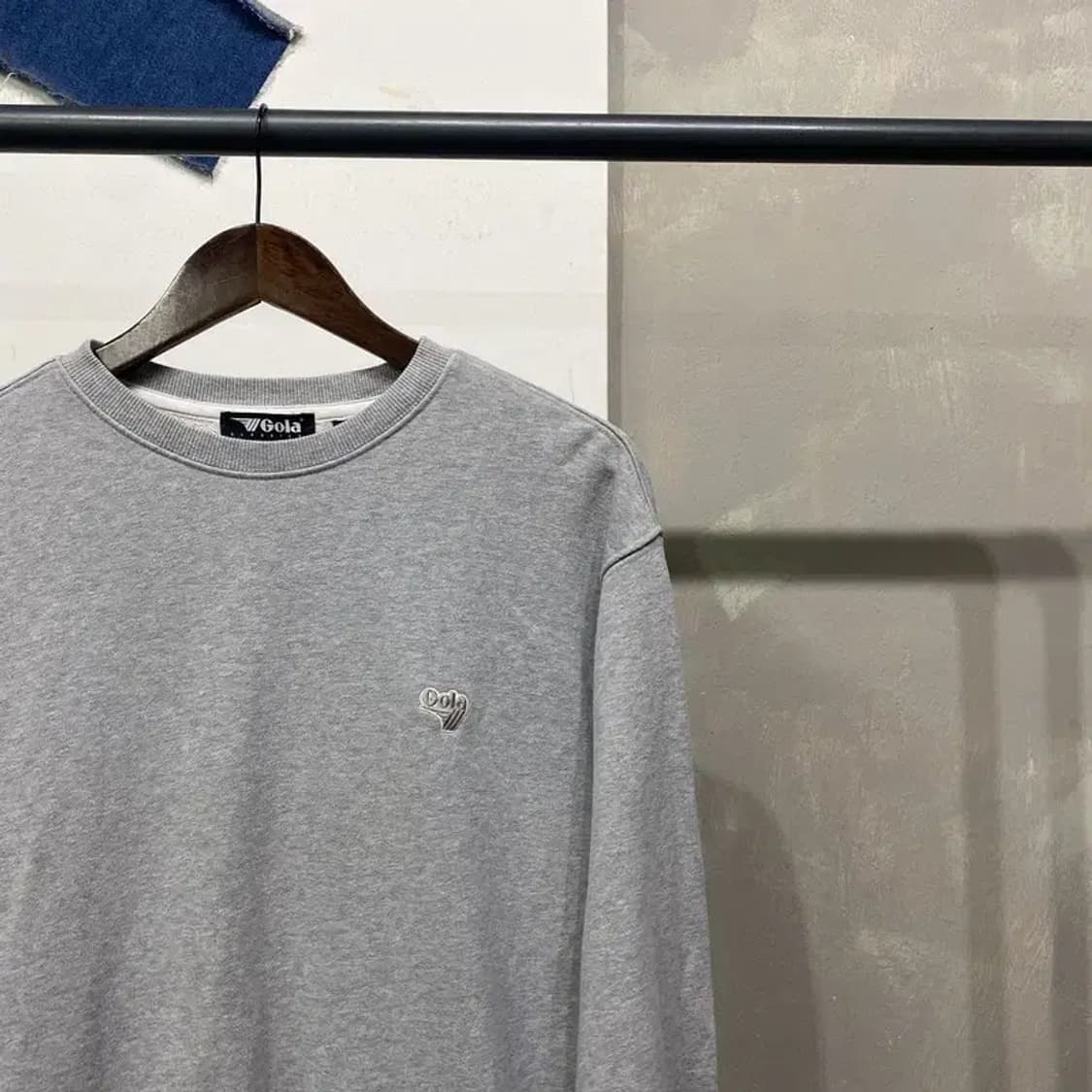 (100) 골라 스트릿 캐주얼 자수 맨투맨 긴팔 티 상품이미지3