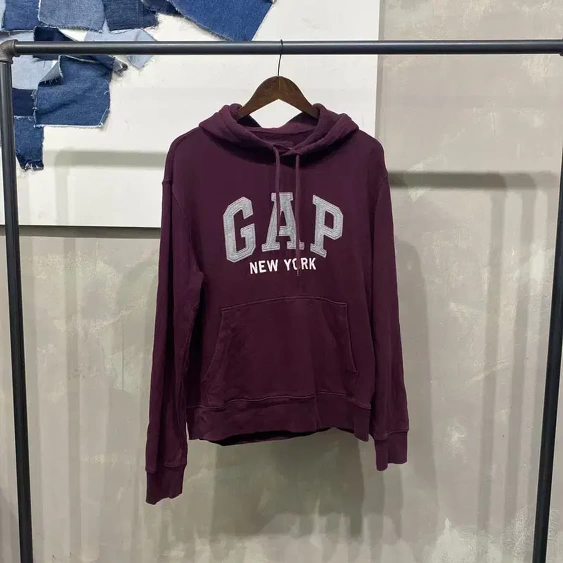 (100) GAP 갭 스트릿 자수 버건디 후드티 상품이미지1