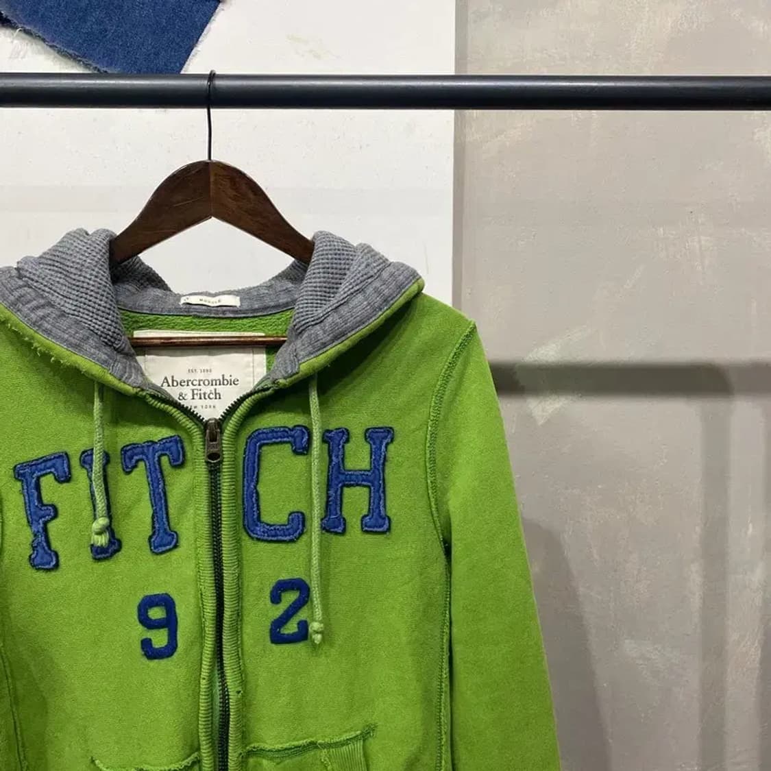 (95) 아베크롬비 Y2K 스트릿 머슬핏 자수 기모 후드집업 자켓 상품이미지3
