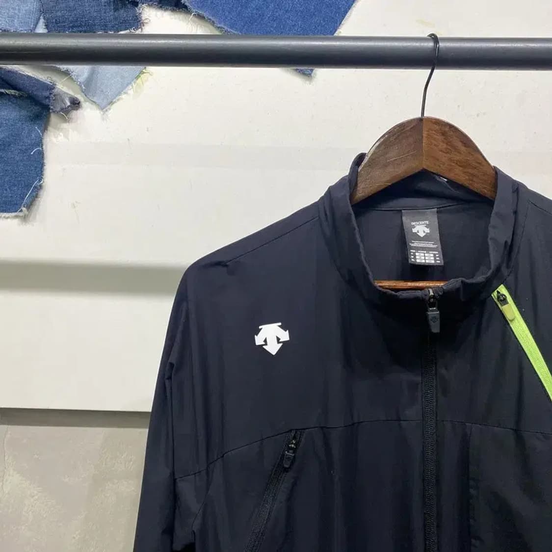 (105) 데상트 스포츠 운동 기능성 바람막이 자켓 상품이미지3