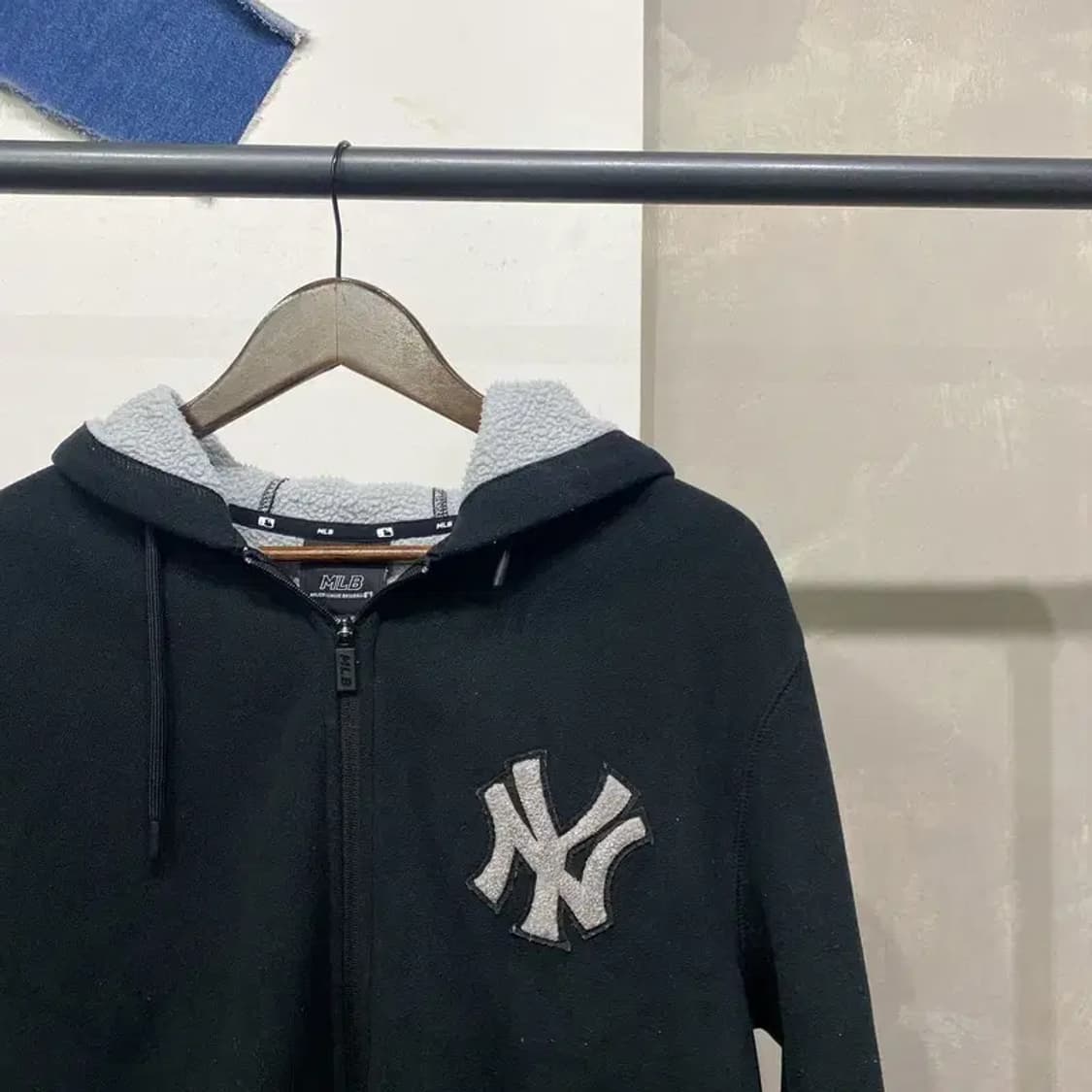 (90) MLB 뉴욕양키스 여성 캐주얼 기모 후드집업 자켓 상품이미지3
