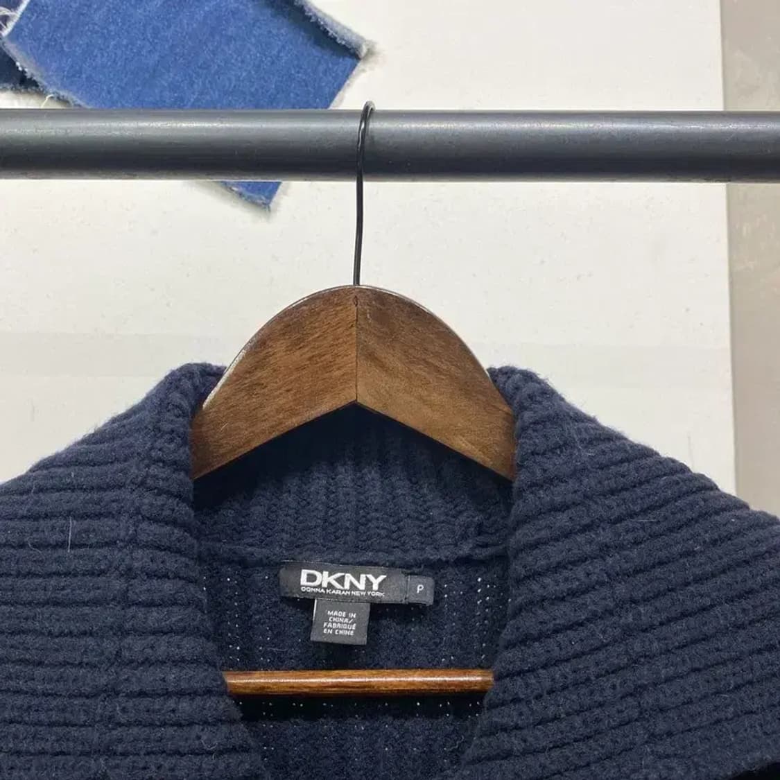 (95) DKNY 여성 캐주얼 더블버튼 울 니트 가디건 상품이미지2