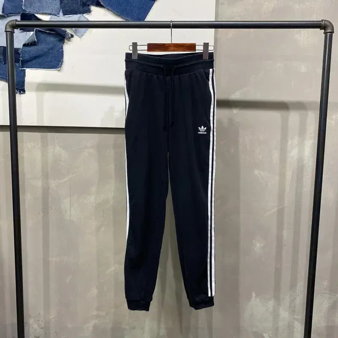 (24~25인치) 아디다스 여성 스트릿 밴딩 유로파 조거팬츠 운동바지 상품이미지1