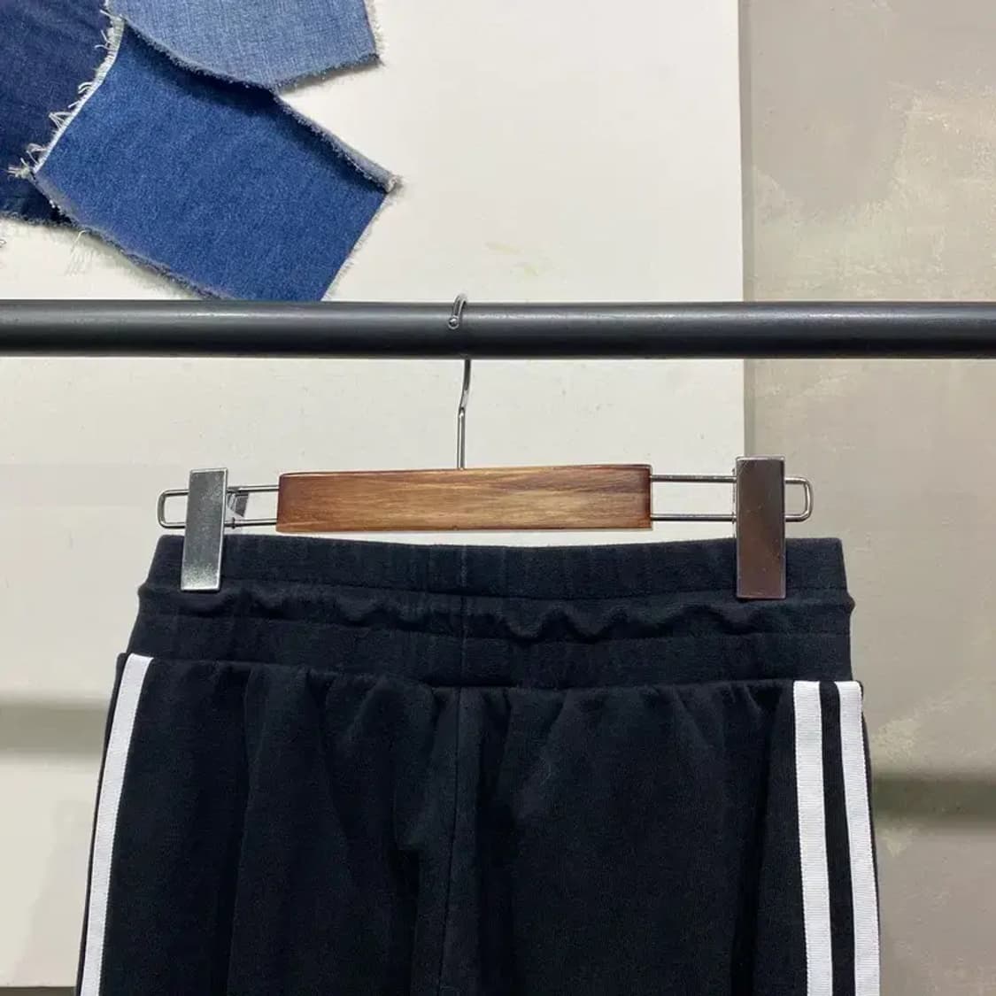 (24~25인치) 아디다스 여성 스트릿 밴딩 유로파 조거팬츠 운동바지 상품이미지4