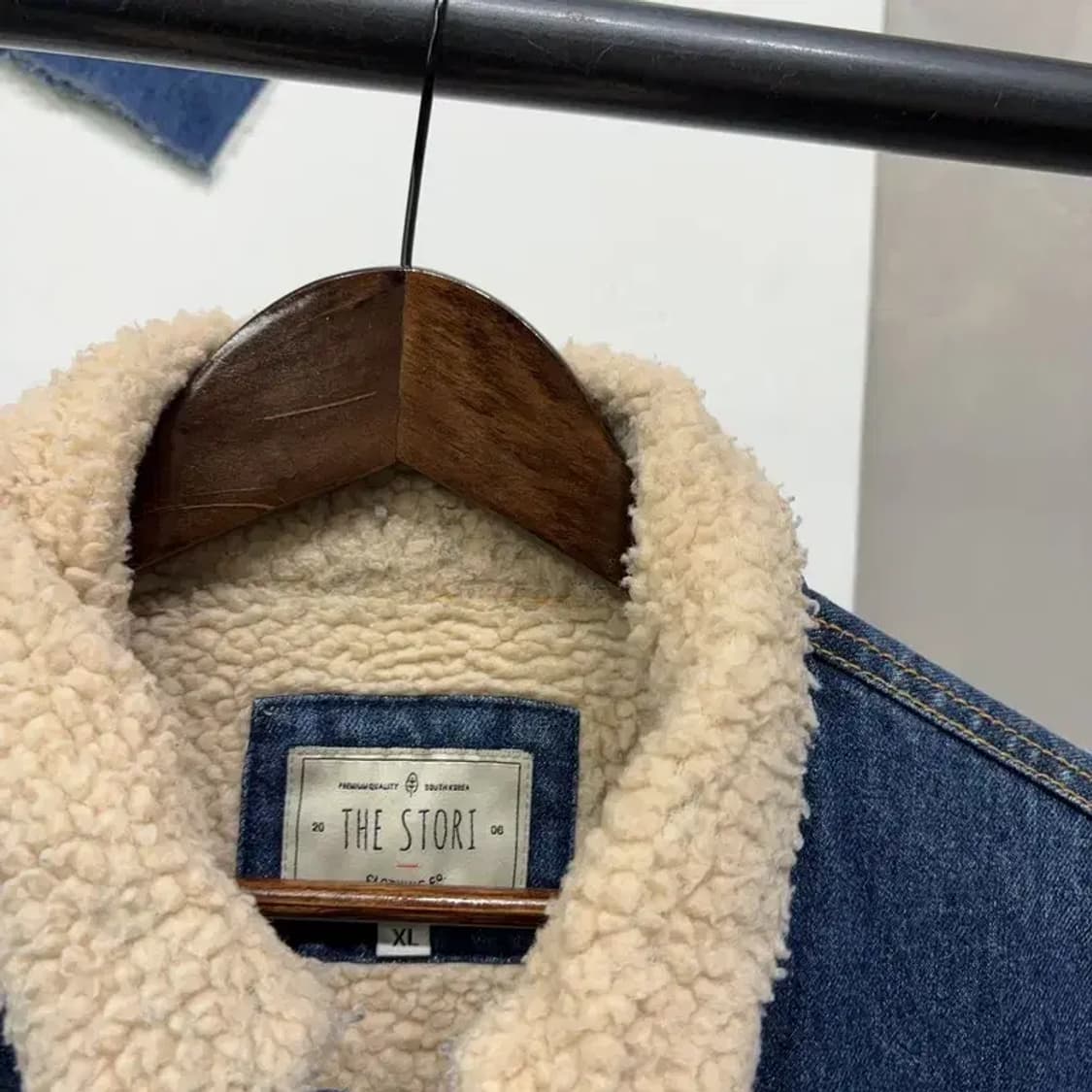 (105) 더스토리 아메카지 스트릿 양털 쉐르파 데님 자켓 상품이미지2