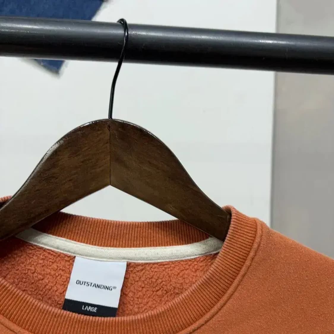 (90) 아웃스탠딩 여성 스트릿 기모 프린팅 맨투맨 긴팔티 상품이미지2