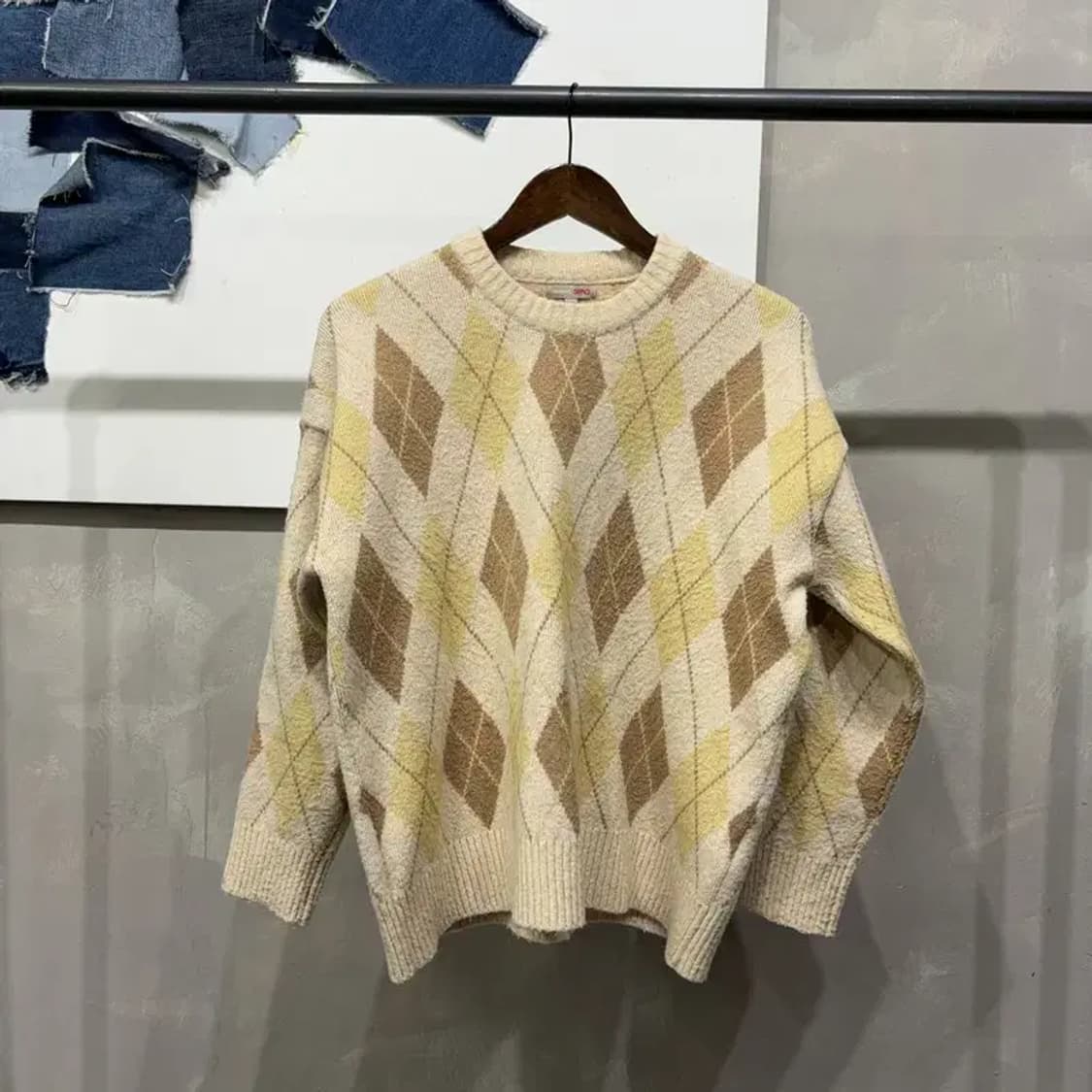 (95) 스파오 캐주얼 아가일 니트 상품이미지1