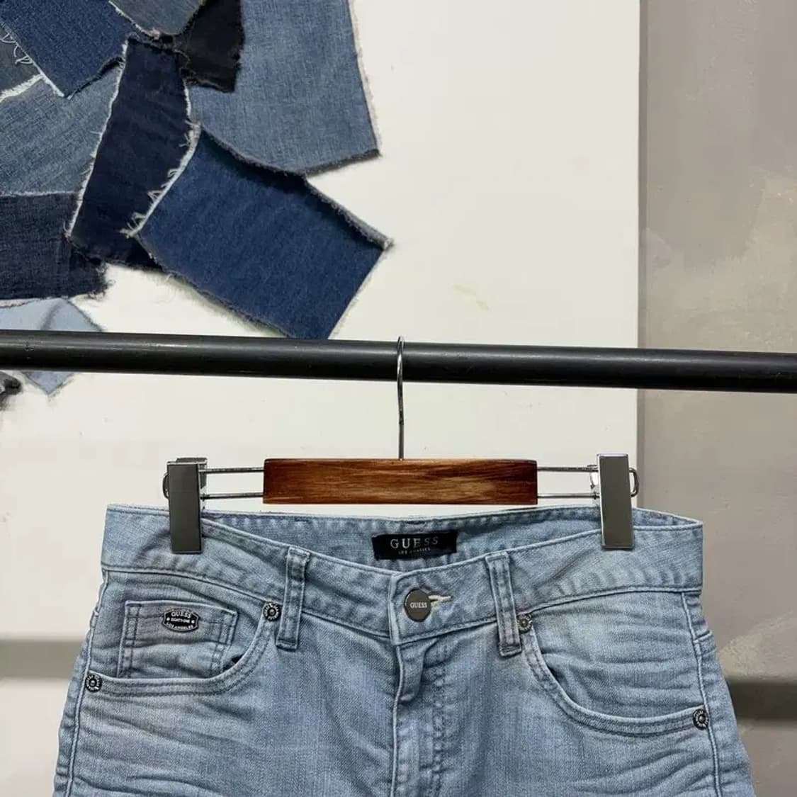 (30인치) 게스 캐주얼 스판 연청바지 데님팬츠 상품이미지2