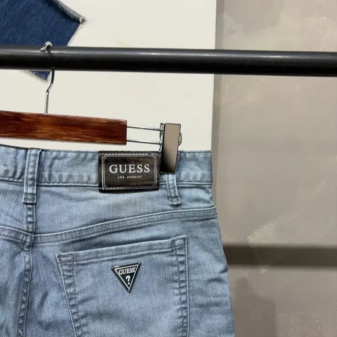 (30인치) 게스 캐주얼 스판 연청바지 데님팬츠 상품이미지4