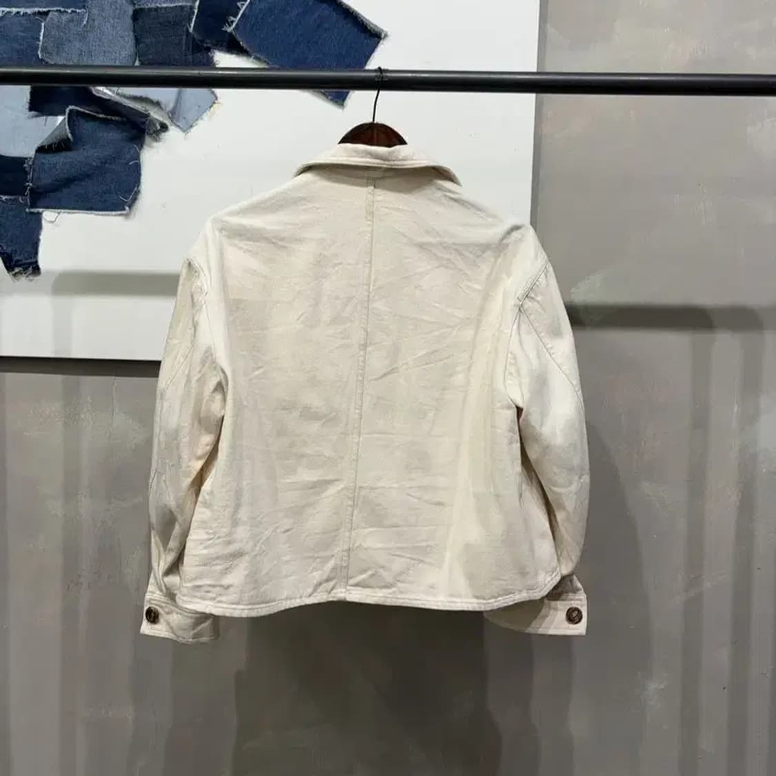 (95) 유메르 여성 캐주얼 투포켓 크림진 데님 트러커 자켓 상품이미지4