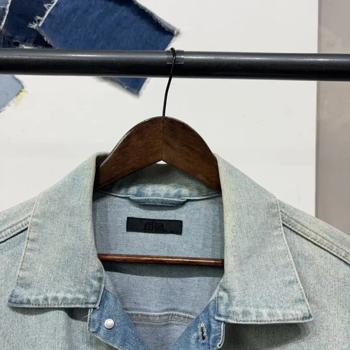 (105) 유니클로 캐주얼 포켓 턱 데님 트러커 청자켓 상품이미지2