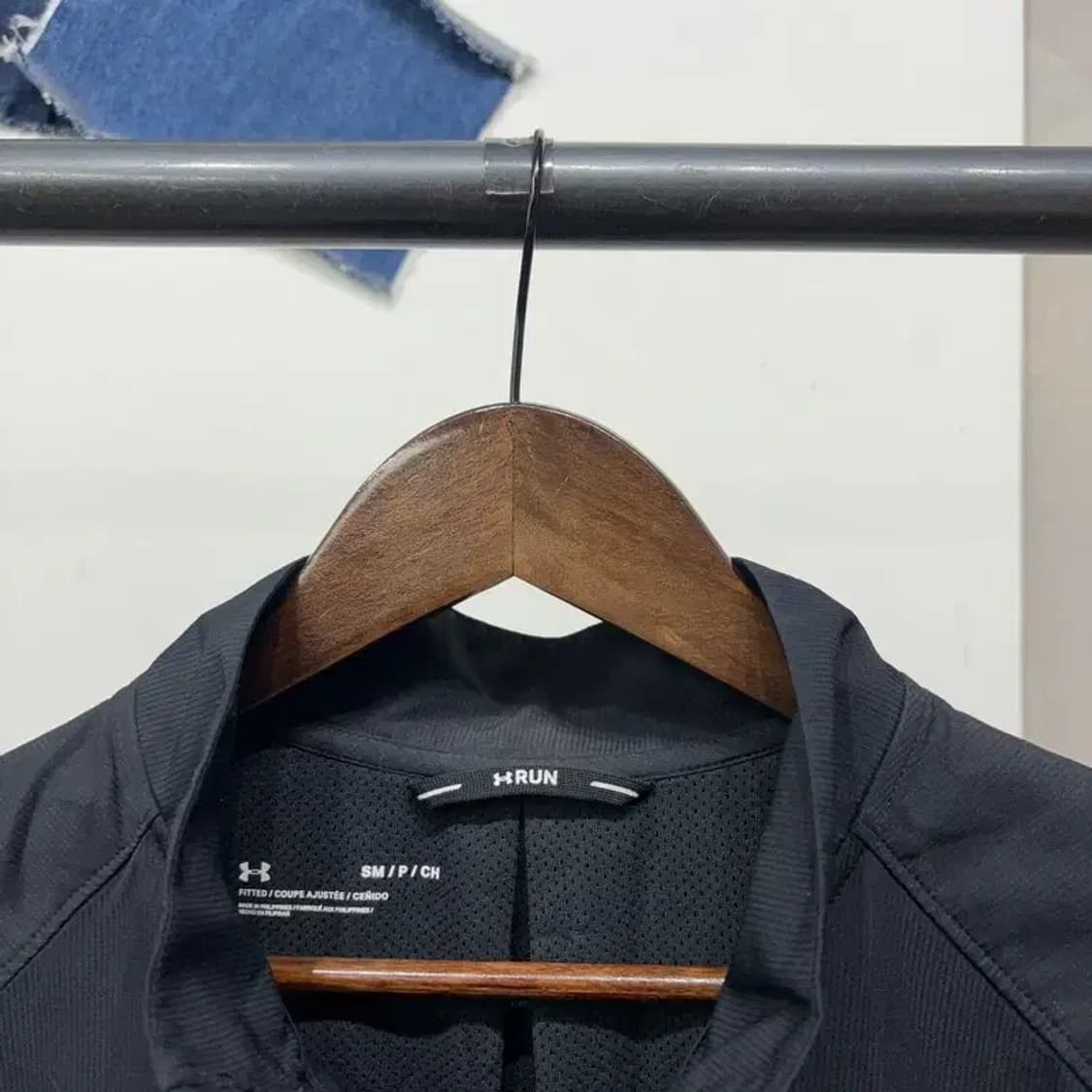 (90) 언더아머 여성 런닝 스포츠 바람막이 자켓 상품이미지2