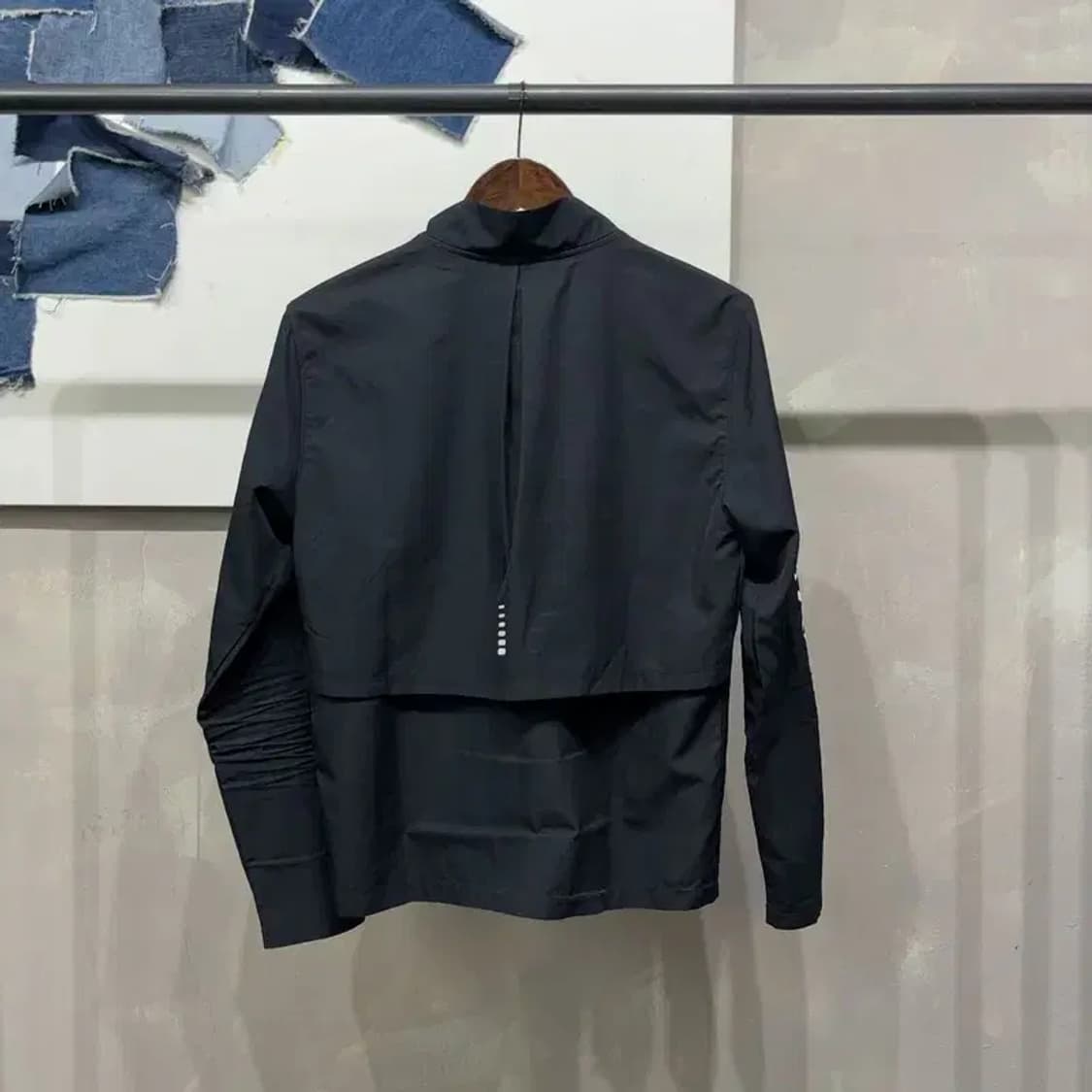 (90) 언더아머 여성 런닝 스포츠 바람막이 자켓 상품이미지4