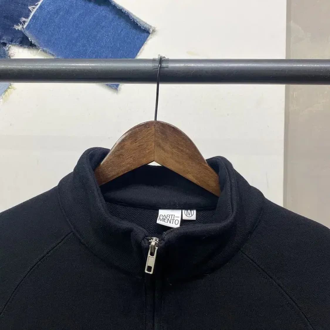 (105) 파르티멘토 스트릿 자수 반집업 맨투맨 긴팔 티 상품이미지2