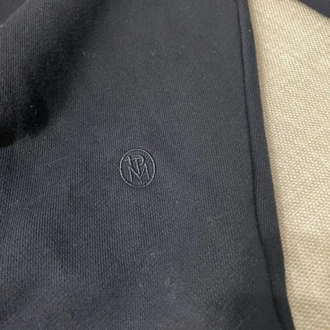 (105) 파르티멘토 스트릿 자수 반집업 맨투맨 긴팔 티 상품이미지5