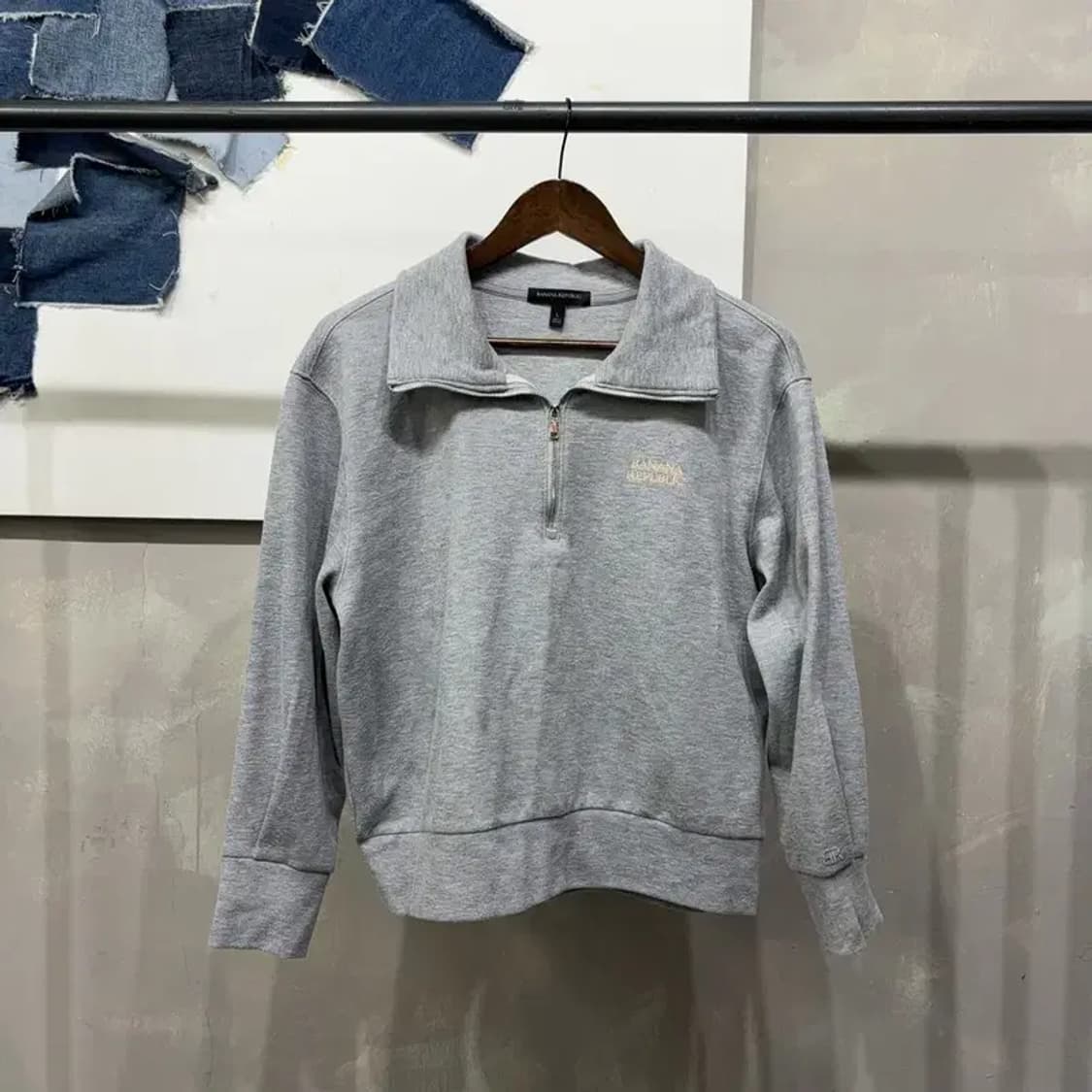 (95) 바나나리퍼블릭 여성 캐주얼 자수 맨투맨 상품이미지1