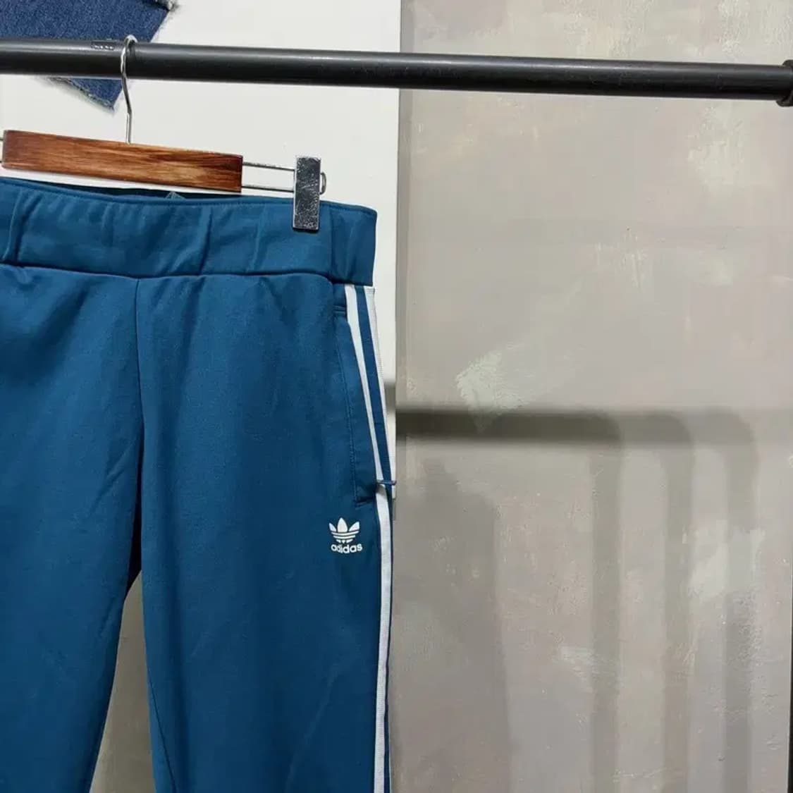 (27~28인치) 아디다스 여성 밴딩 유로파 운동바지 팬츠 상품이미지3