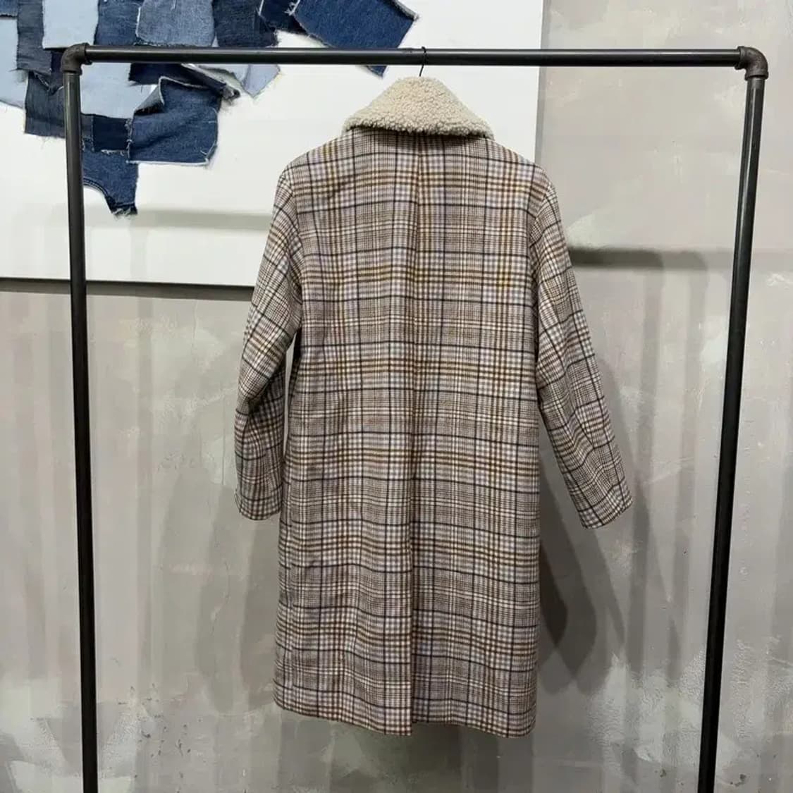 (90) 에잇세컨즈 여성 양털 더블 체크 롱코트 상품이미지4