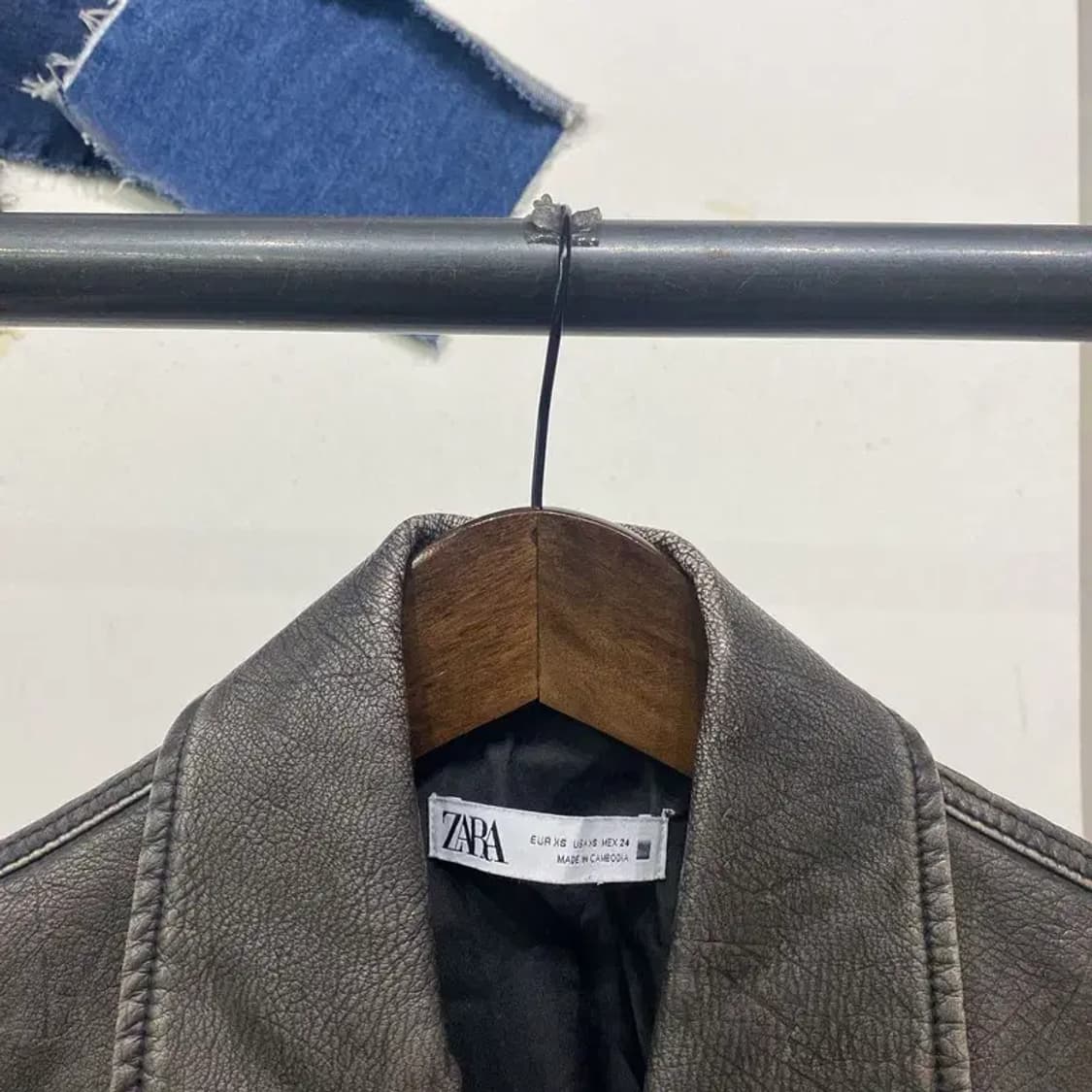 (85) 자라 ZARA 여성 인조가죽 레더 조끼 베스트 자켓 상품이미지2