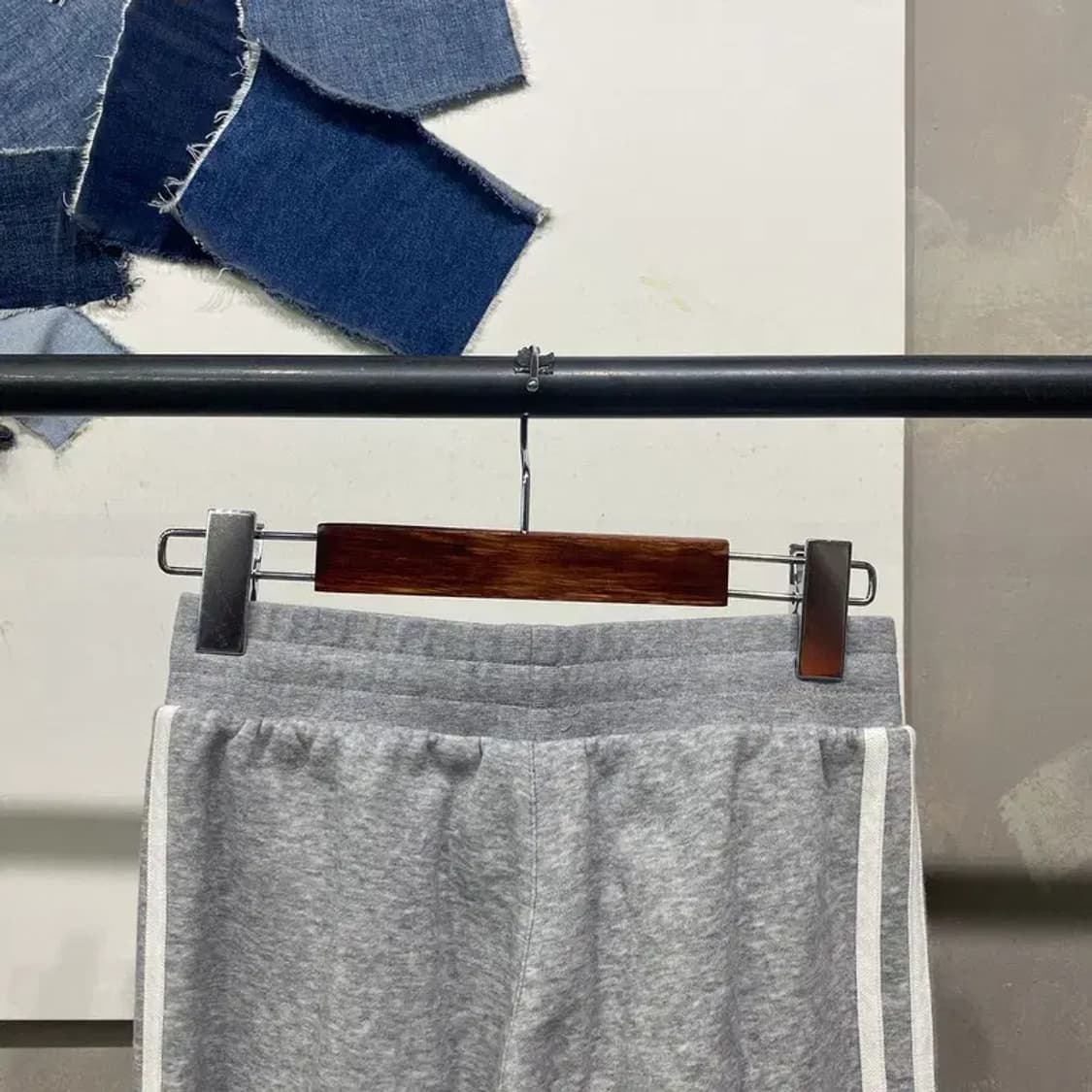 (24~26인치) 아디다스 여성 스트릿 밴딩 기모 조거팬츠 운동바지 상품이미지4