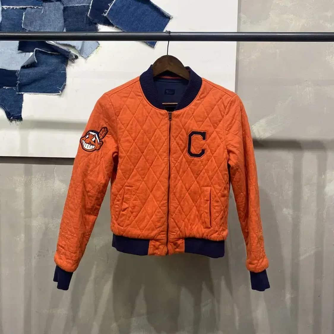 (90) MLB 클리브랜드 여성 양면 리버시블 경량패딩 블루종 자켓 상품이미지1