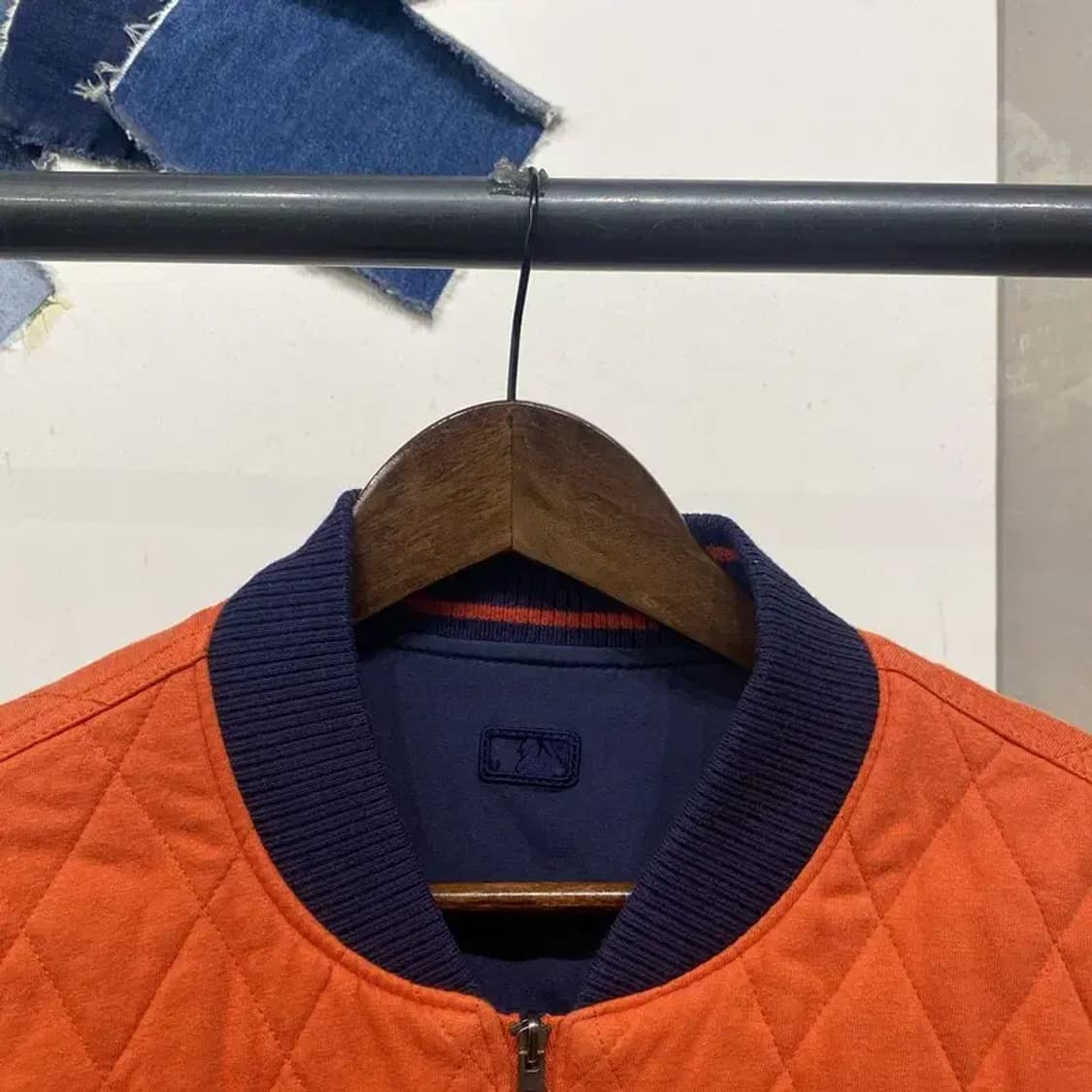 (90) MLB 클리브랜드 여성 양면 리버시블 경량패딩 블루종 자켓 상품이미지2