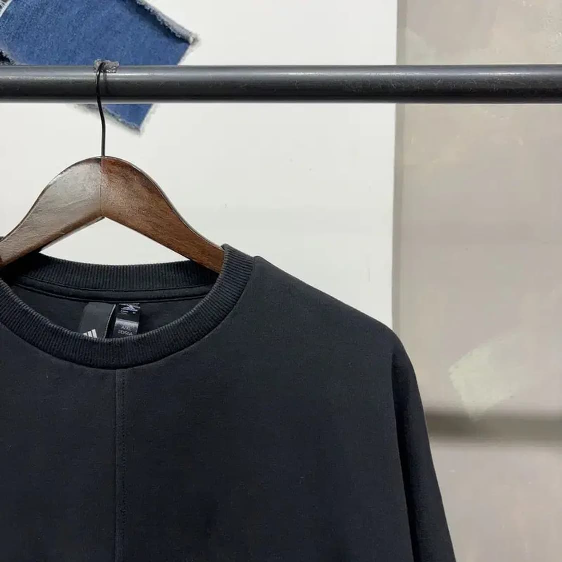 (95) 아디다스 여성 스트릿 삼선 크롭 맨투맨 긴팔 티 상품이미지3