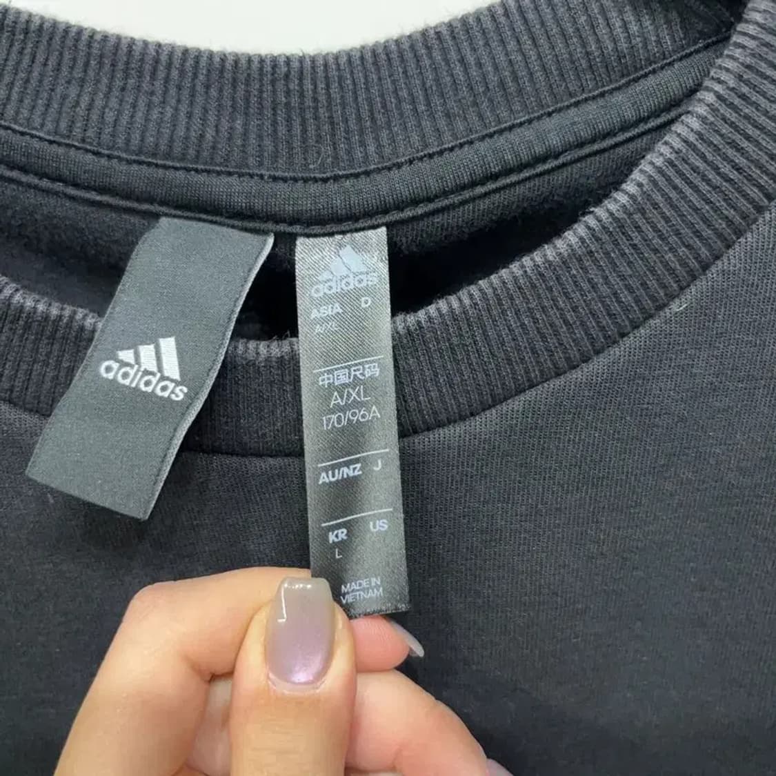 (95) 아디다스 여성 스트릿 삼선 크롭 맨투맨 긴팔 티 상품이미지5