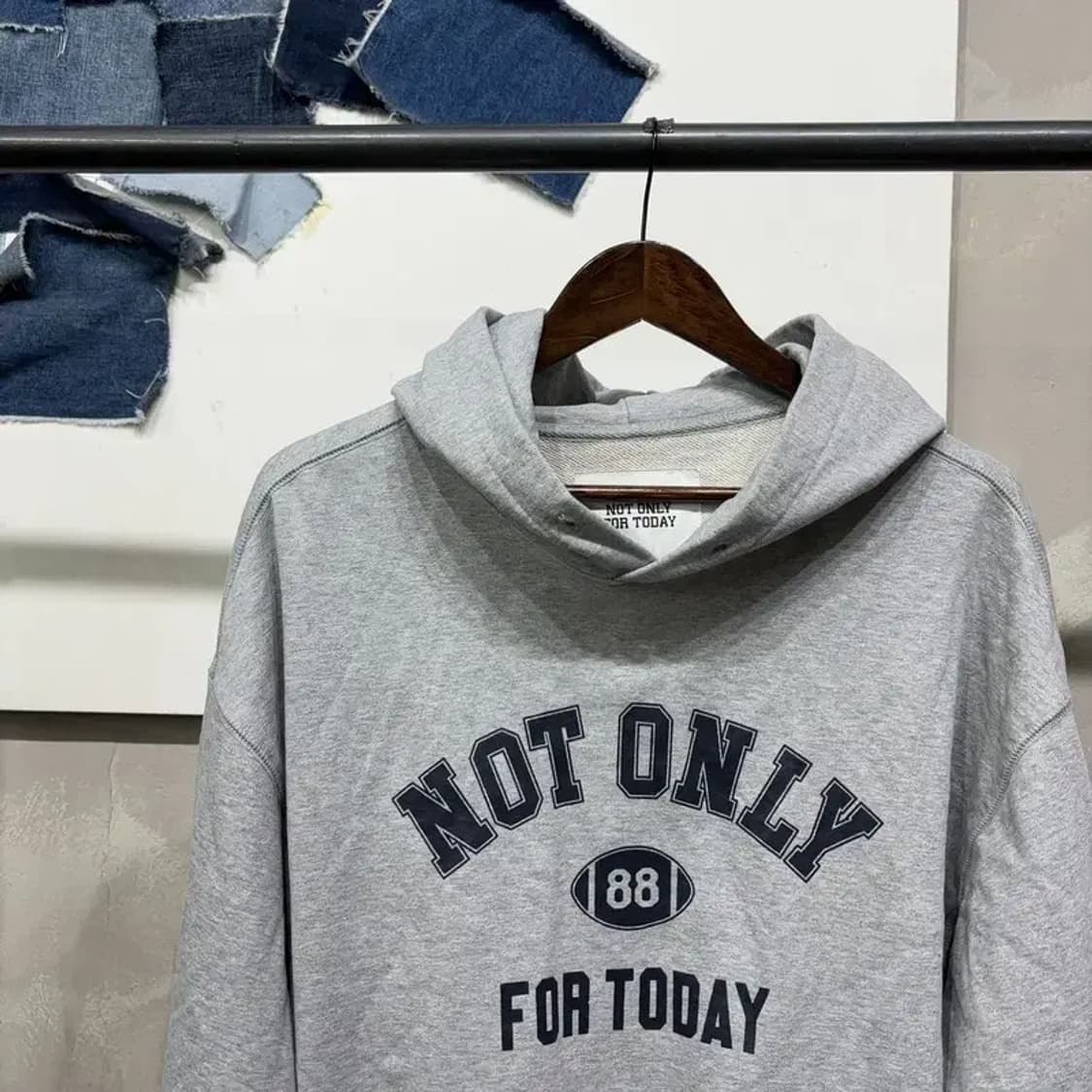 (105) 낫온리포투데이 스트릿 프린팅 후드티 상품이미지3