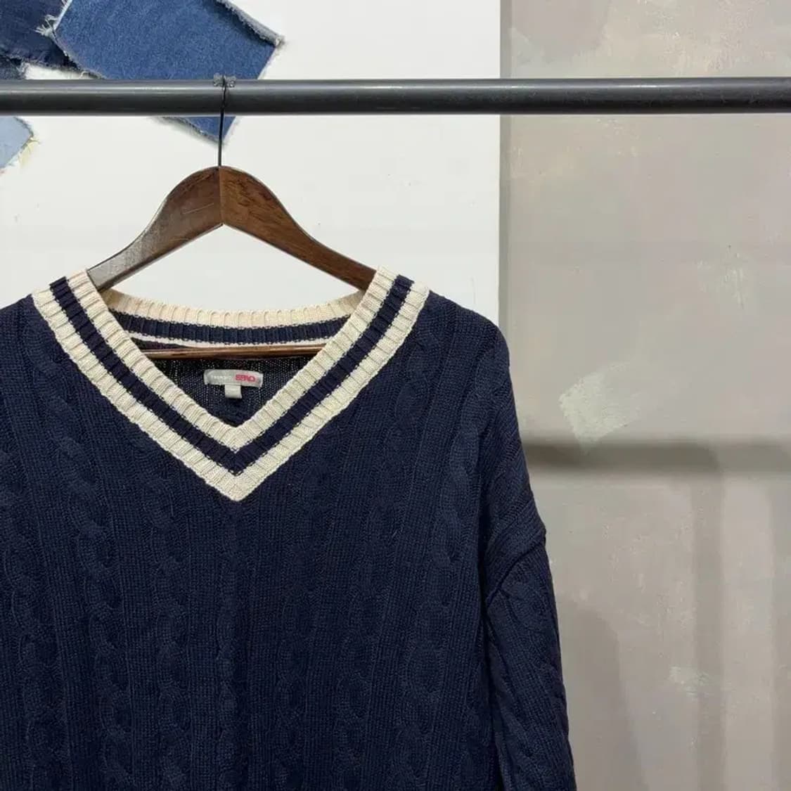 (95) 스파오 캐주얼 브이넥 케이블 꽈배기 니트 상품이미지3