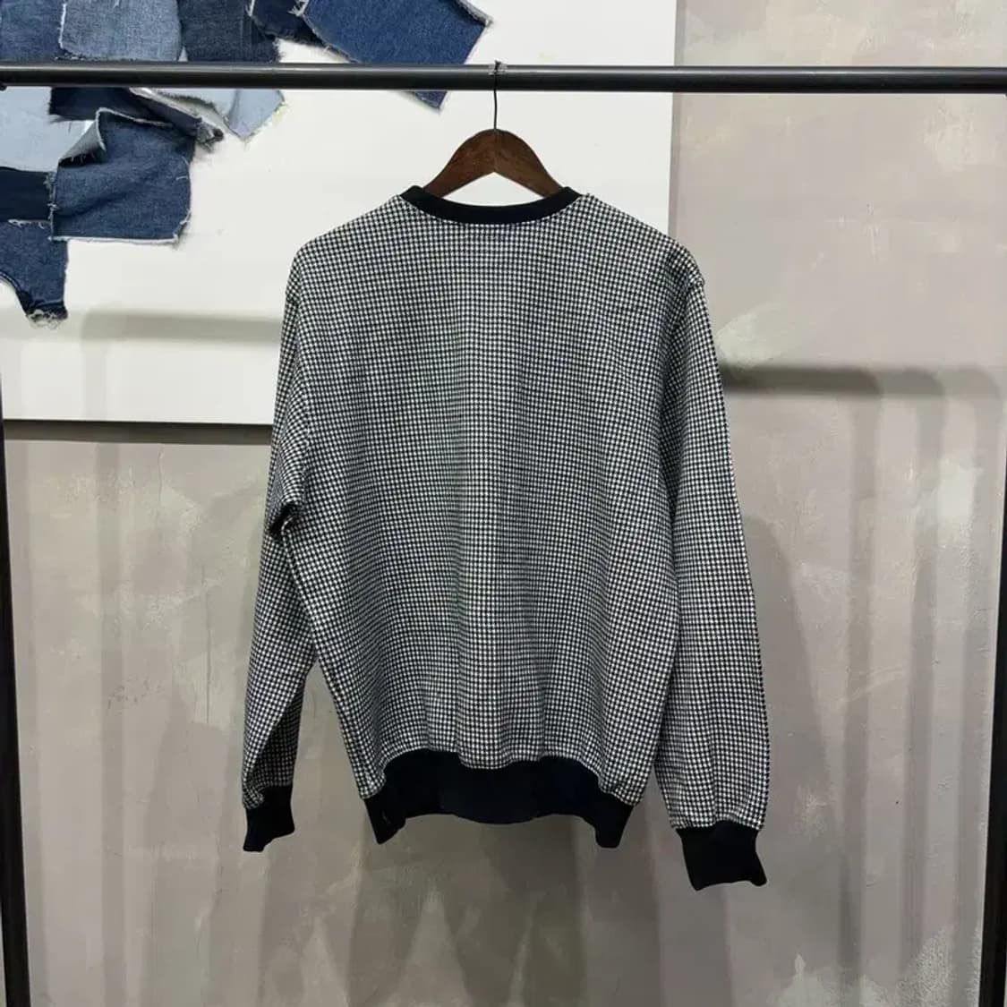 (100) 디스이즈네버댓 스트릿 체크 자수 맨투맨 긴팔 티 상품이미지4