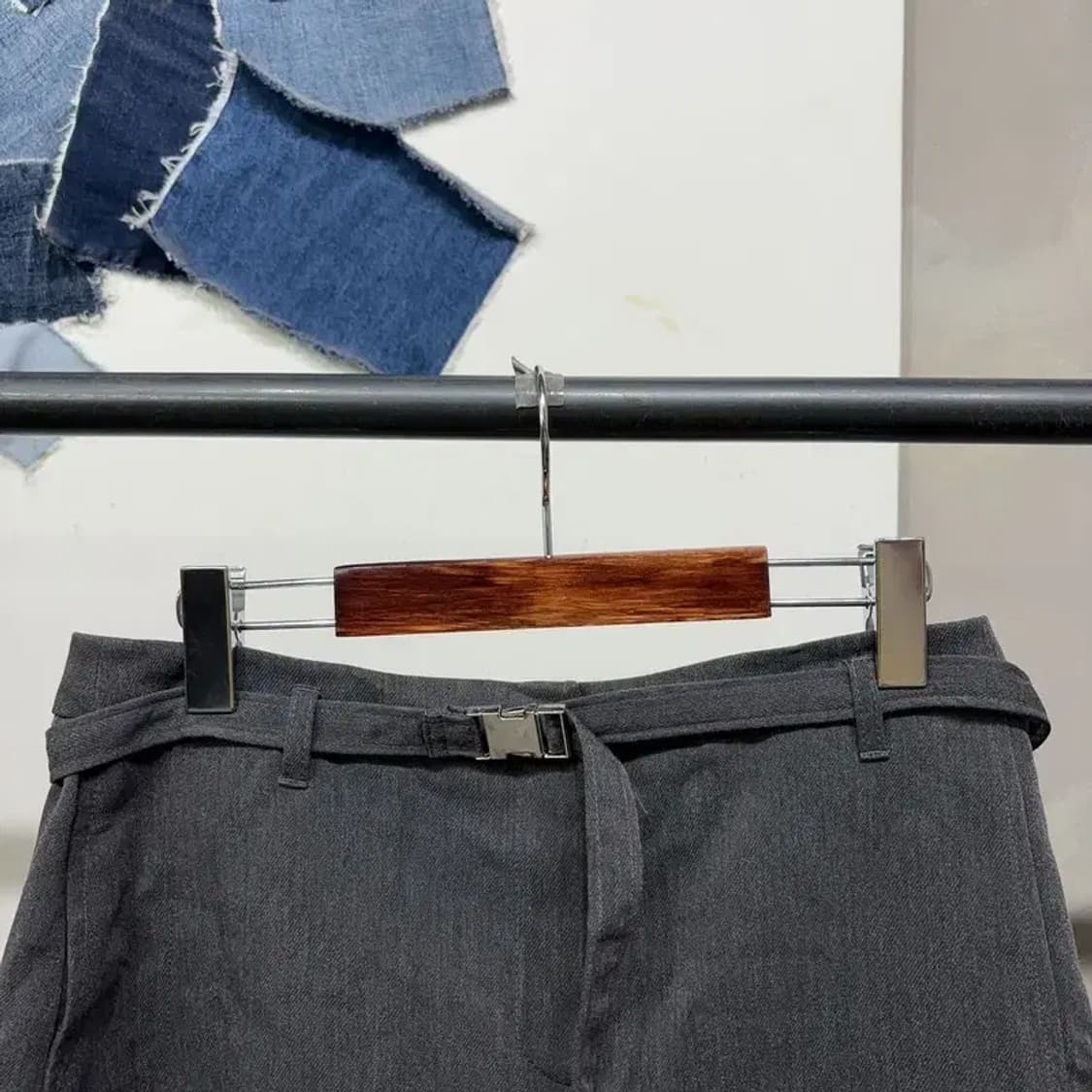 (28인치) 에잇세컨즈 여성 캐주얼 버클 미니 스커트 치마 반바지 상품이미지2