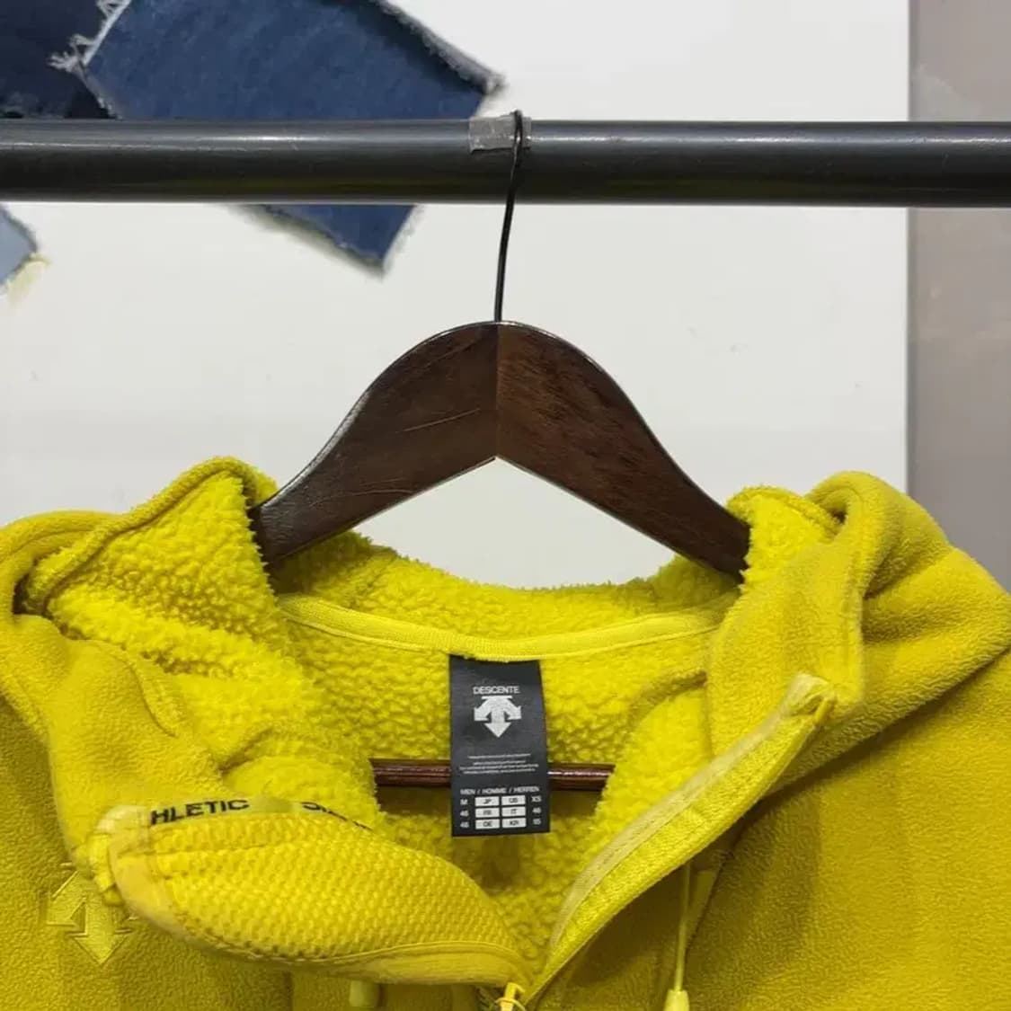 (95) 데상트 캐주얼 자수 후리스 후드집업 자켓 상품이미지2