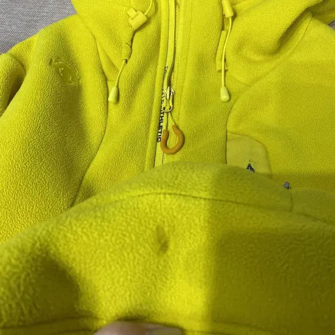 (95) 데상트 캐주얼 자수 후리스 후드집업 자켓 상품이미지8