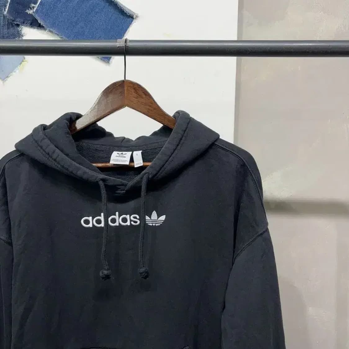 (95) 아디다스 스트릿 기모 자수 후드티 상품이미지3