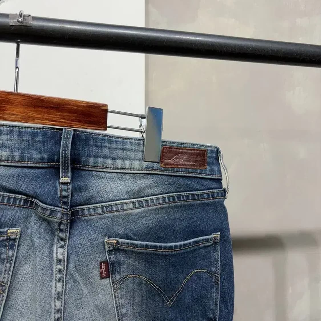 (27인치) 리바이스 여성 데미커브 스판 데님팬츠 청바지 상품이미지4