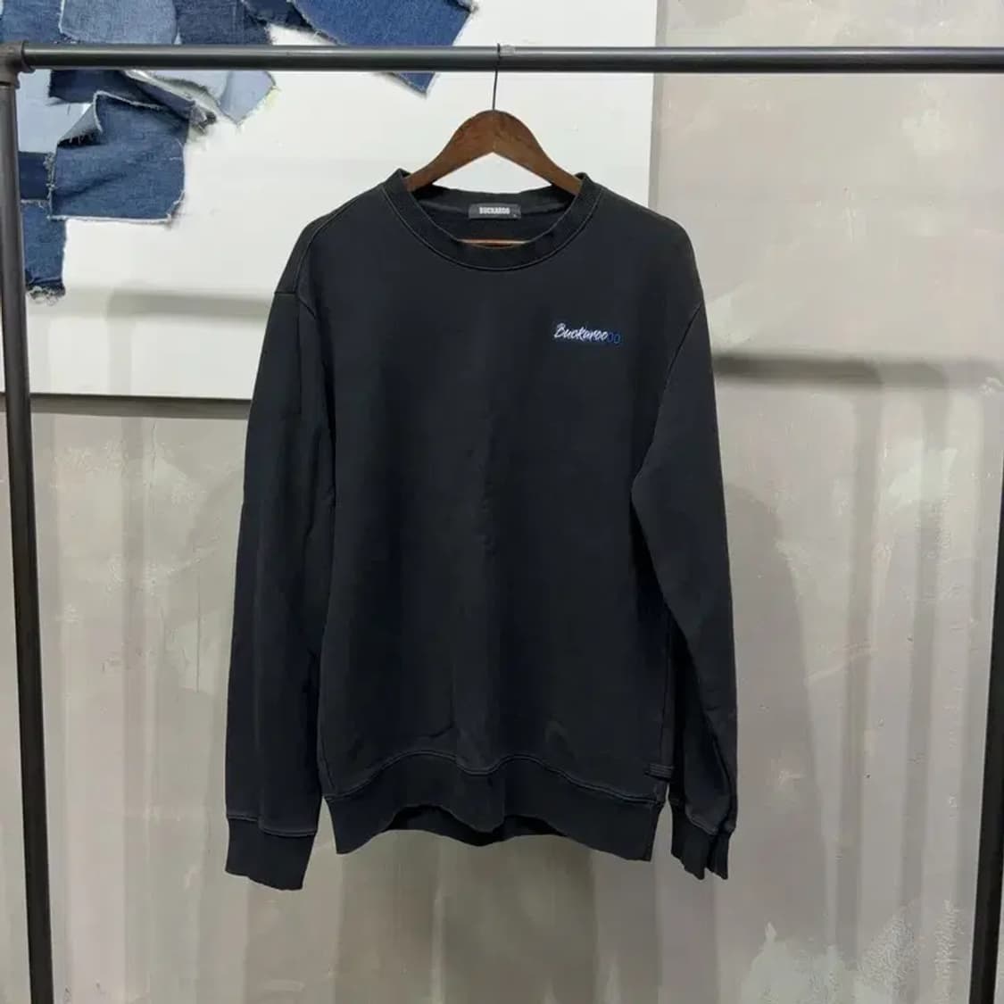 (105) 버커루 캐주얼 자수 맨투맨 긴팔티 상품이미지1
