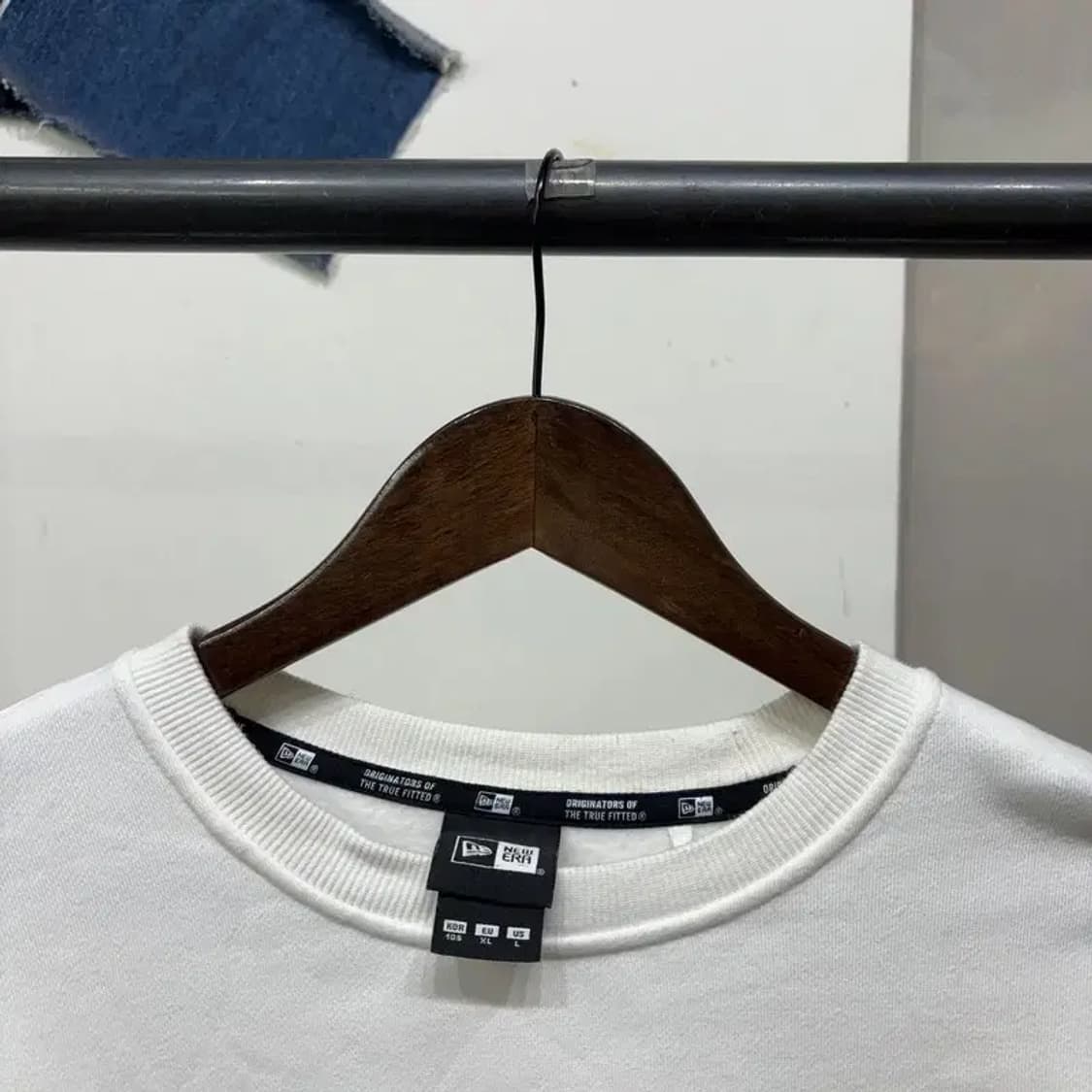 (105) 뉴발란스 소매 페이즐리 기모 맨투맨 긴팔 티 상품이미지2