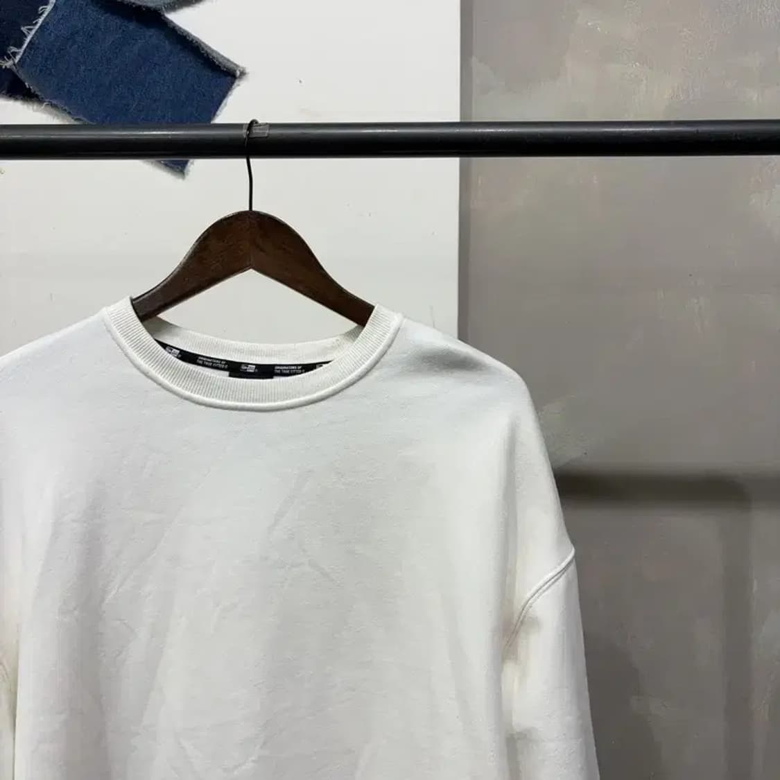 (105) 뉴발란스 소매 페이즐리 기모 맨투맨 긴팔 티 상품이미지3