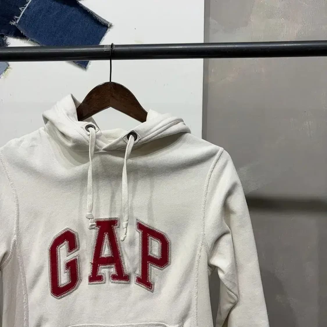 (90) GAP 갭 여성 기모 자수 기모 후드티 상품이미지3