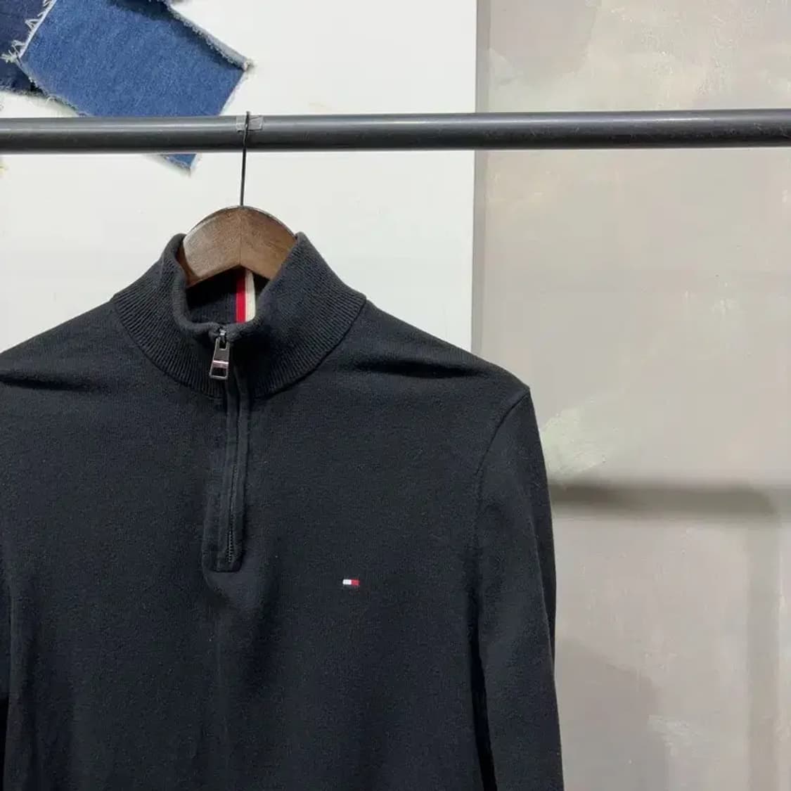 (95) 타미힐피거 캐주얼 자수 반집업 니트 상품이미지3