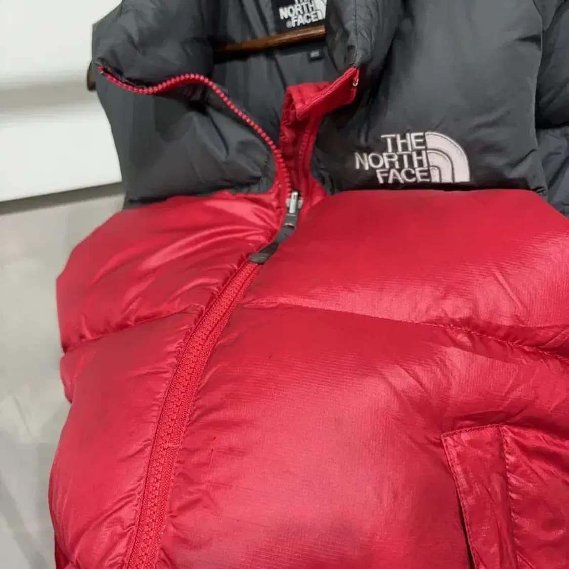 (85) 노스페이스 700 검빨 패딩 조끼 상품이미지8
