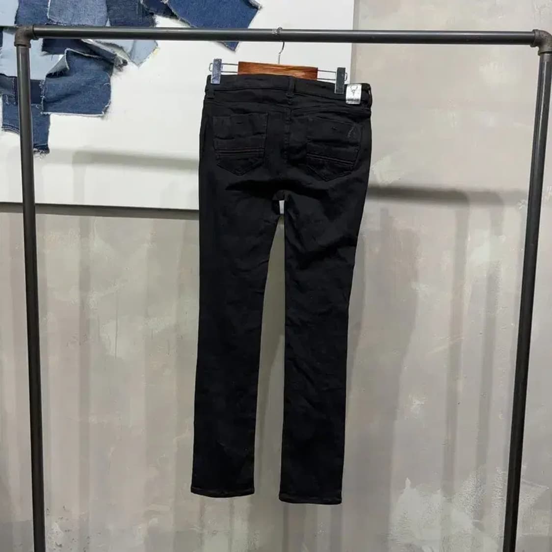 (25인치) 버커루 여성 캐주얼 스판 블랙진 흑청바지 상품이미지3