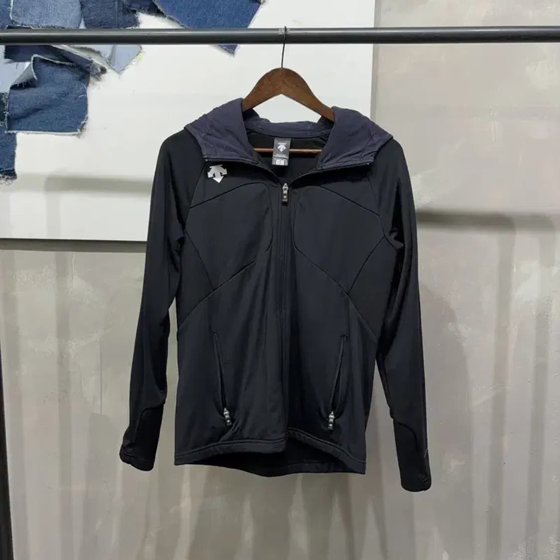 (95) 데상트 캐주얼 약기모 기능성 후드집업 자켓 상품이미지1