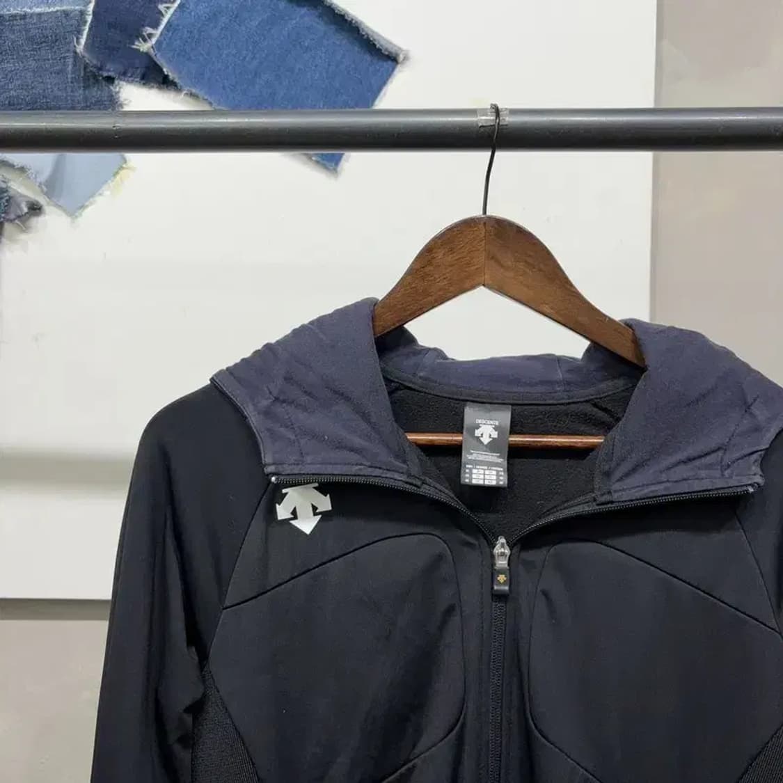 (95) 데상트 캐주얼 약기모 기능성 후드집업 자켓 상품이미지3