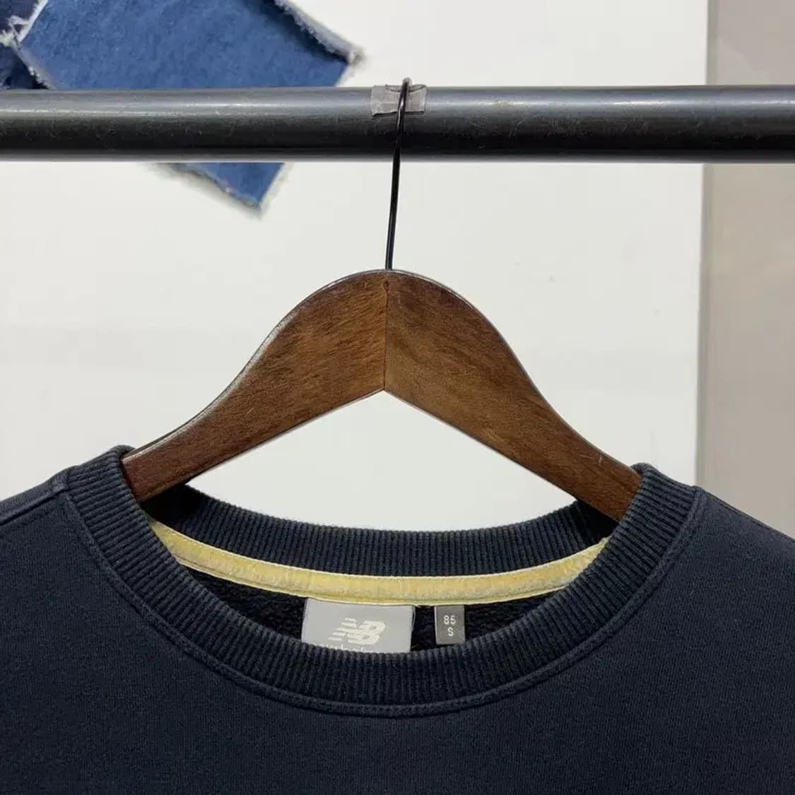 (85) 뉴발란스 여성 캐주얼 기모 맨투맨 긴팔티 상품이미지2