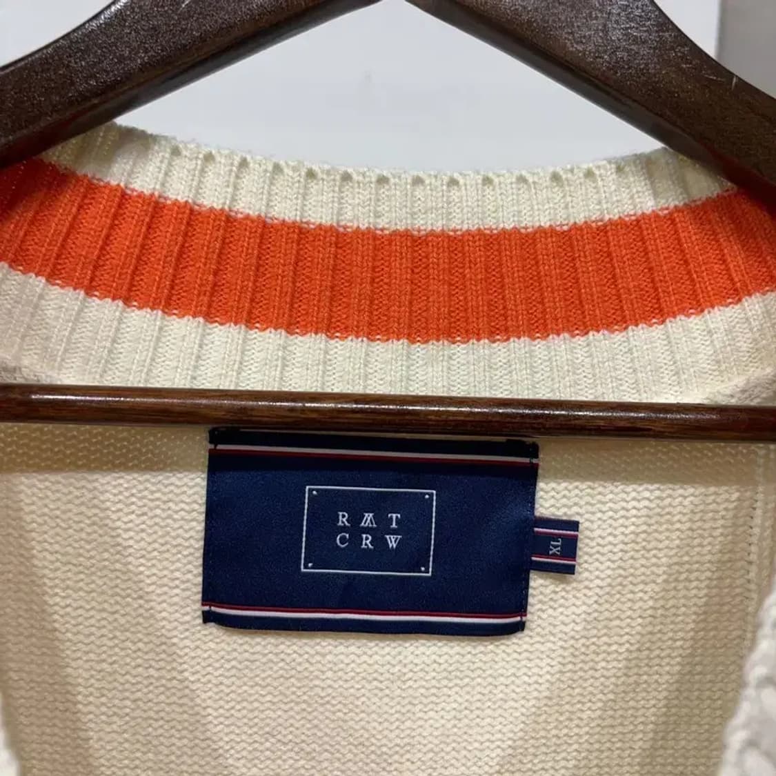 (빅사이즈) 로맨틱크라운 스트릿 빅사이즈 브이넥 니트 상품이미지3