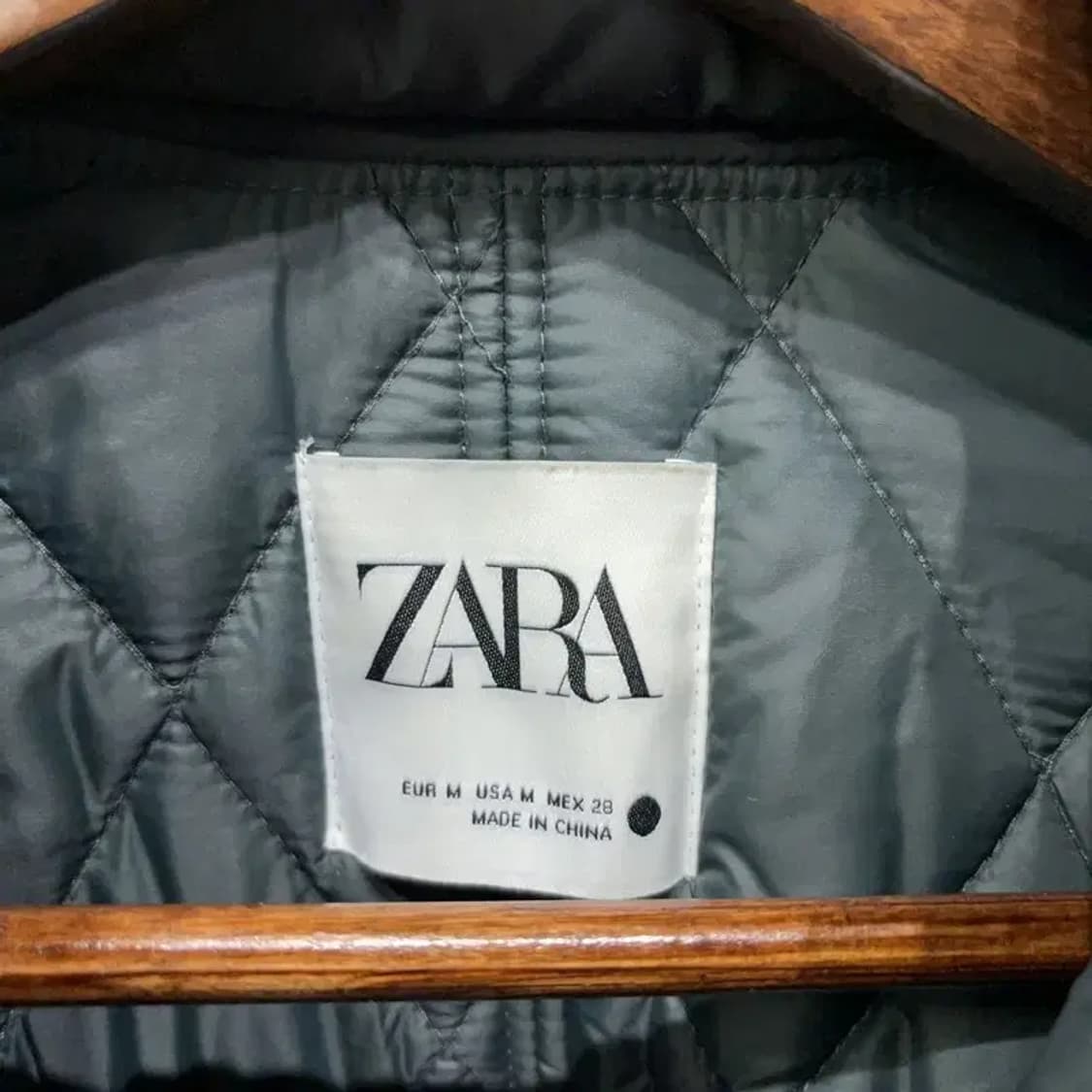 (95) 자라 여성 캐주얼 퀼팅 크롭 경량패딩 자켓 상품이미지3